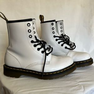 White Patent Leather 1460 Dr Marten boots Womens Size 7